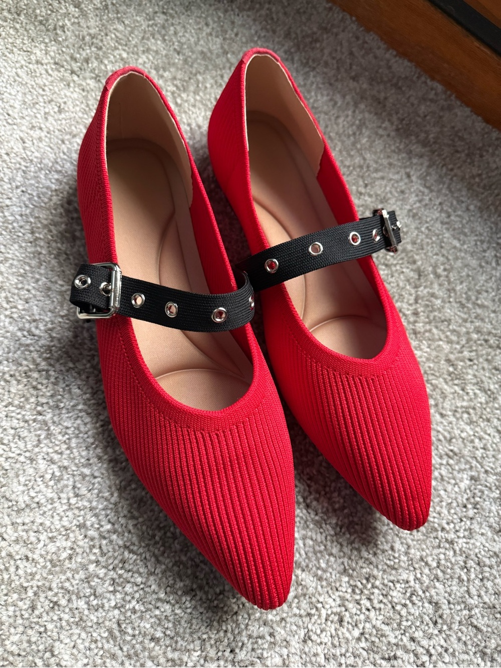 NIB Red Pointed Knit Flats with Black Studded Strap